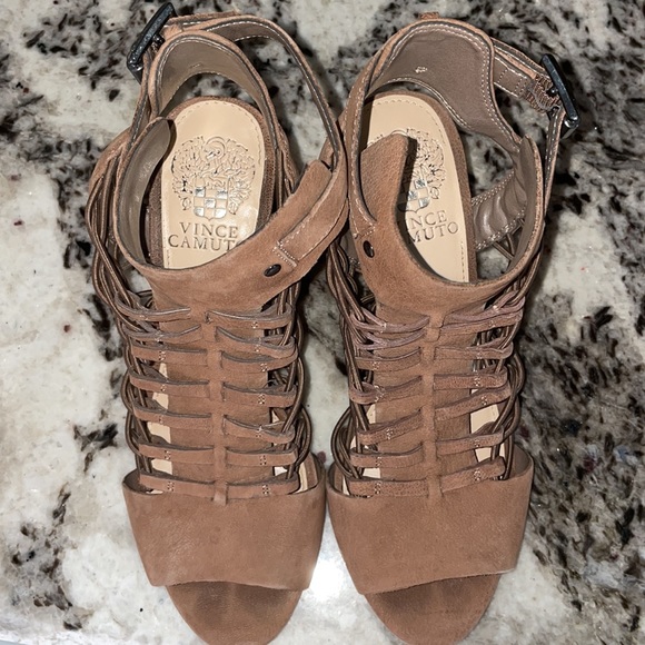 VINCE CAMUTO BOOTIES! Brown leather! Perfect for fall! - Picture 8 of 11